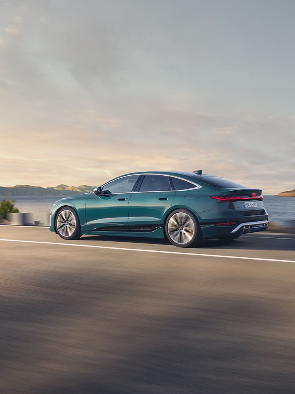 Audi S6 Sportback e-tron dynamic side view